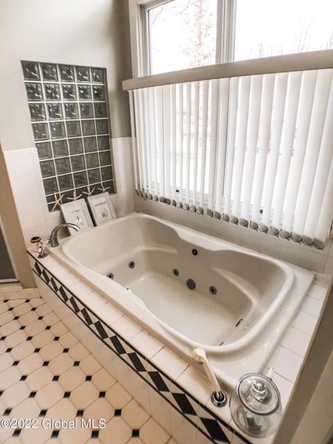 125 E Poplar Dr, Delmar, NY 12054 photo 26