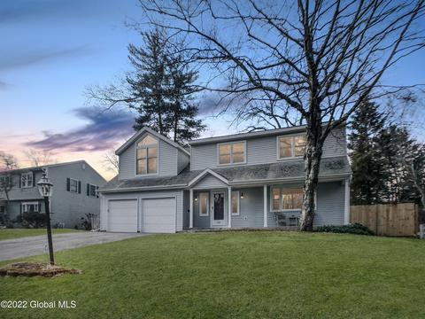 125 E Poplar Dr, Delmar, NY 12054 photo 1