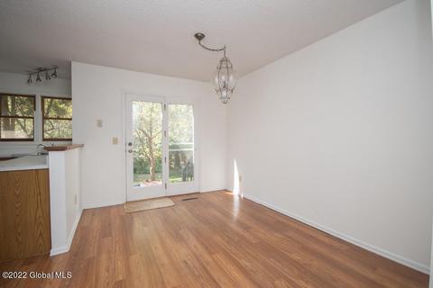 7 Generals Way, Halfmoon, NY 12065 photo 3