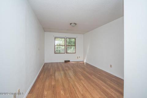 7 Generals Way, Halfmoon, NY 12065 photo 9