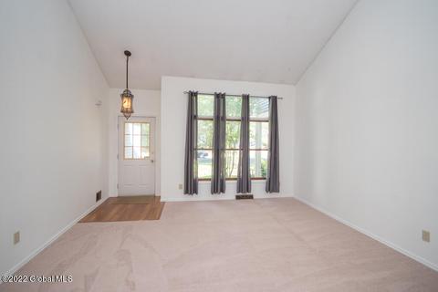 7 Generals Way, Halfmoon, NY 12065 photo 2