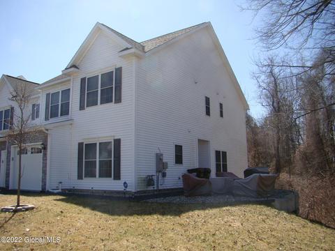 27 Reutter Dr, Selkirk, NY 12158 photo 3