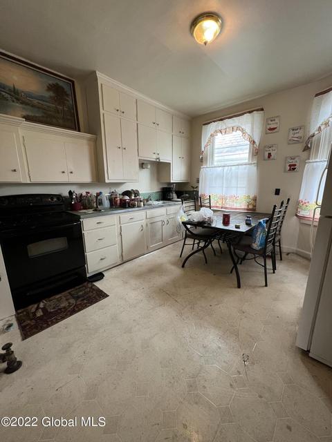 54 Mcclellan St, Schenectady, NY 12304 photo 11