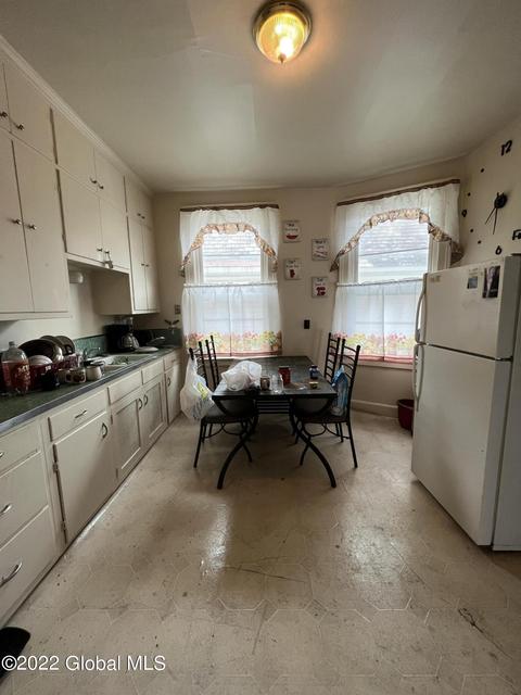 54 Mcclellan St, Schenectady, NY 12304 photo 12