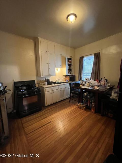 54 Mcclellan St, Schenectady, NY 12304 photo 7