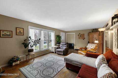 839 Warner Rd, Schenectady, NY 12309 photo 6