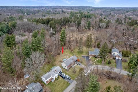 839 Warner Rd, Schenectady, NY 12309 photo 2