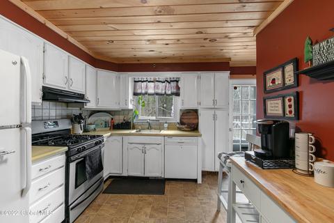 839 Warner Rd, Schenectady, NY 12309 photo 10