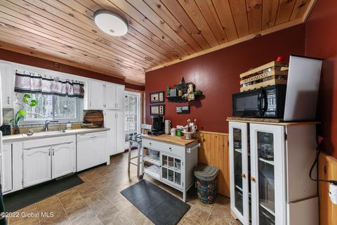 839 Warner Rd, Schenectady, NY 12309 photo 9
