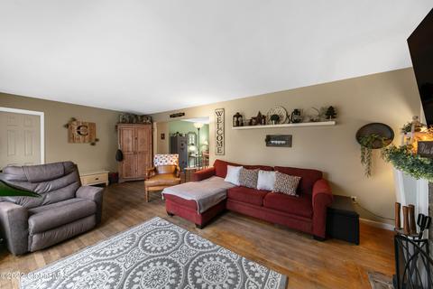 839 Warner Rd, Schenectady, NY 12309 photo 4