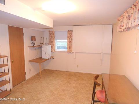 246 Juniper Dr, Schenectady, NY 12306 photo 18