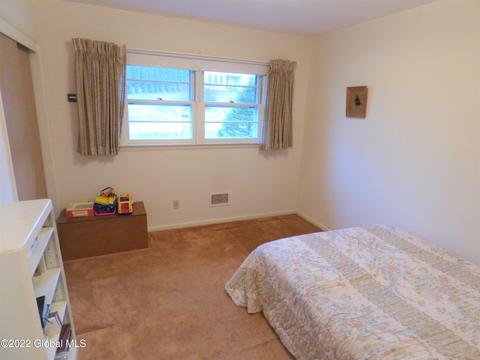 246 Juniper Dr, Schenectady, NY 12306 photo 16