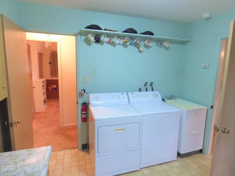 246 Juniper Dr, Schenectady, NY 12306 photo 11