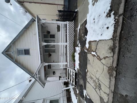 930 Emmett St, Schenectady, NY 12307