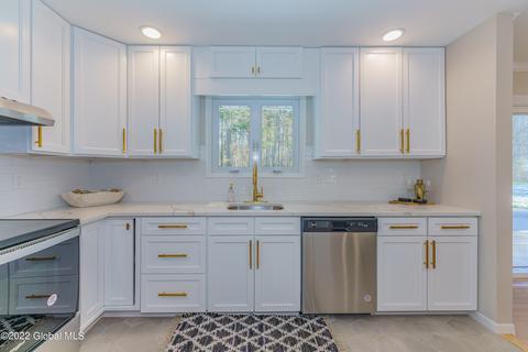 3097 E Old State Rd, Schenectady, NY 12303 photo 17