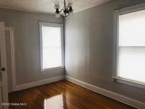 819 State St, Schenectady, NY 12307 photo 8