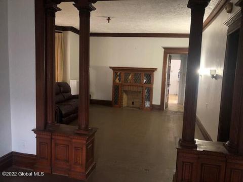 819 State St, Schenectady, NY 12307 photo 5