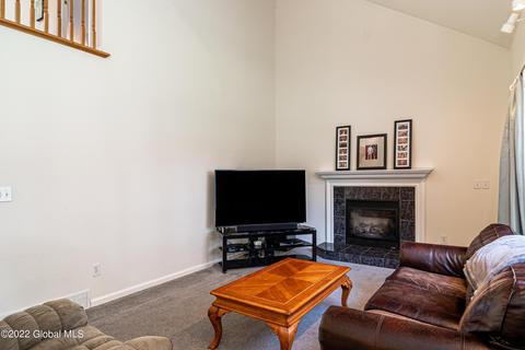 32 Domenico Dr, Glenmont, NY 12077 photo 9