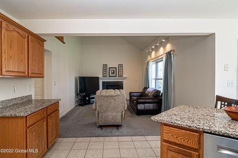 32 Domenico Dr, Glenmont, NY 12077 photo 17