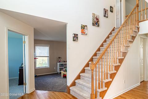 32 Domenico Dr, Glenmont, NY 12077 photo 6