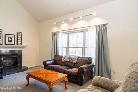 32 Domenico Dr, Glenmont, NY 12077 photo 10