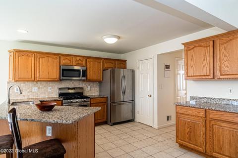 32 Domenico Dr, Glenmont, NY 12077 photo 12