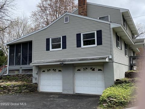 3 Windsor Dr, Halfmoon, NY 12065 photo 3