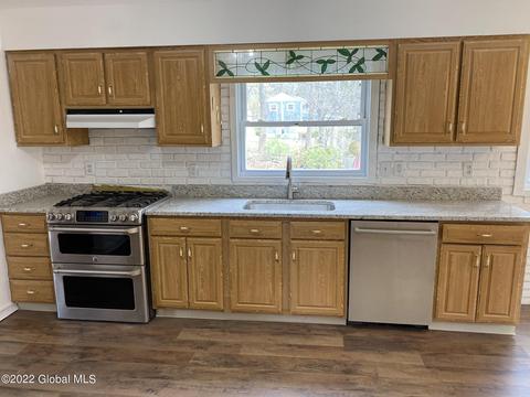 3 Windsor Dr, Halfmoon, NY 12065 photo 6