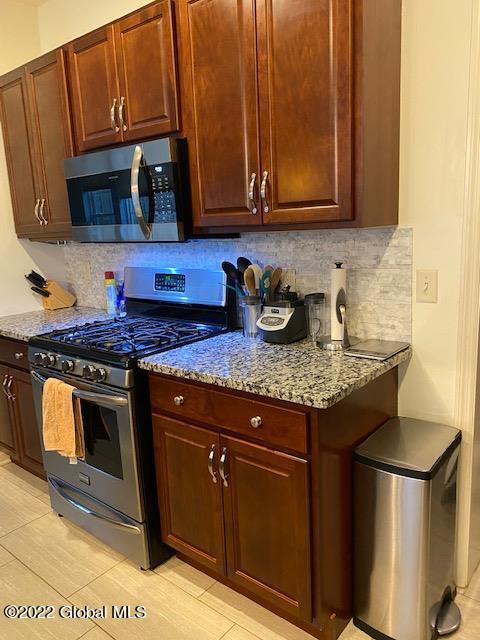 107 Sheldon Dr, Mechanicville, NY 12118 photo 9