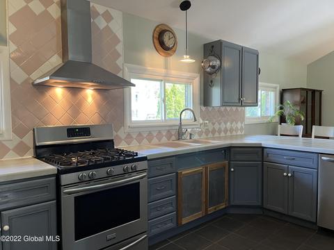 16 Werner Ave, Delmar, NY 12054 photo 9