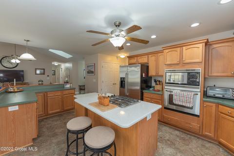 22 Sandy Ln, Selkirk, NY 12158 photo 4