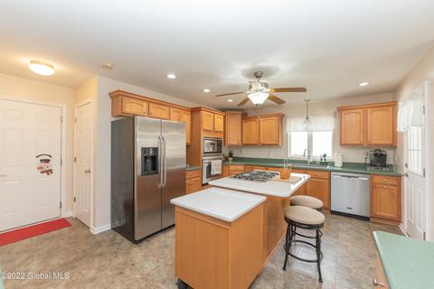 22 Sandy Ln, Selkirk, NY 12158 photo 6