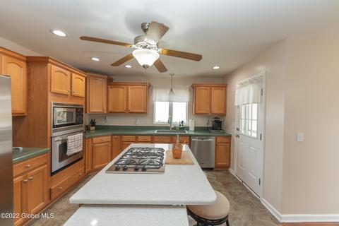22 Sandy Ln, Selkirk, NY 12158 photo 10