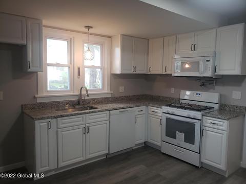 1069 Beverly St, Schenectady, NY 12306 photo 9