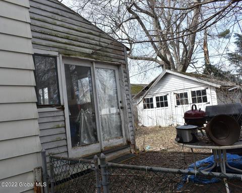 709 Mcclellan St, Schenectady, NY 12304 photo 4