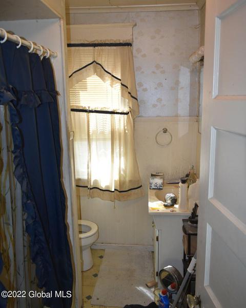709 Mcclellan St, Schenectady, NY 12304 photo 50