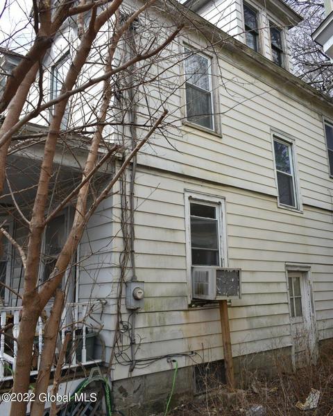 709 Mcclellan St, Schenectady, NY 12304 photo 2