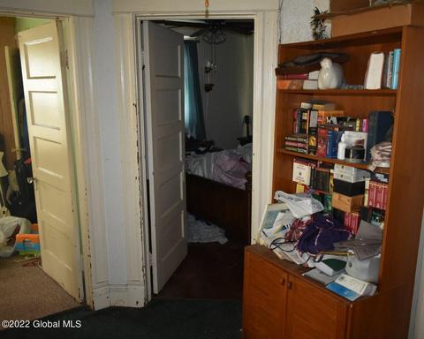 709 Mcclellan St, Schenectady, NY 12304 photo 47