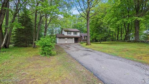 63 Paradowski Rd, Schenectady, NY 12302 photo 2