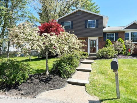 3 Aspen Rd, Latham, NY 12110 photo 3