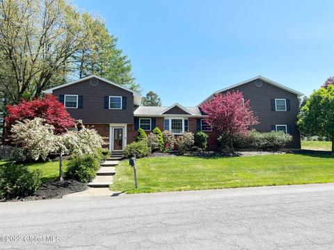 3 Aspen Rd, Latham, NY 12110 photo 2