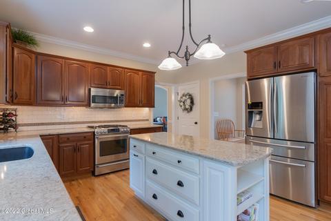 11 Crimson Leaf Dr, Delmar, NY 12054 photo 15