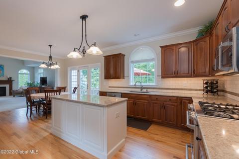 11 Crimson Leaf Dr, Delmar, NY 12054 photo 12