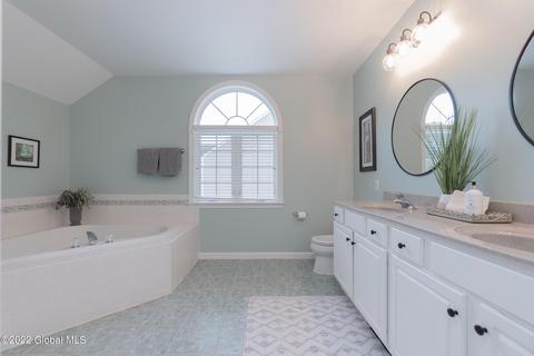 11 Crimson Leaf Dr, Delmar, NY 12054 photo 28