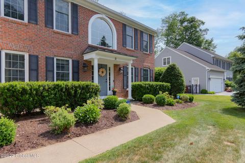 11 Crimson Leaf Dr, Delmar, NY 12054 photo 2