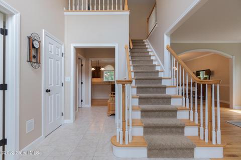 11 Crimson Leaf Dr, Delmar, NY 12054 photo 4