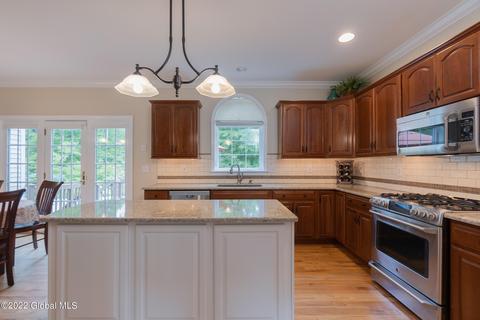 11 Crimson Leaf Dr, Delmar, NY 12054 photo 13
