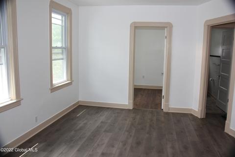 4 Hamlin St, Schenectady, NY 12307 photo 5