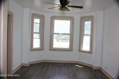 4 Hamlin St, Schenectady, NY 12307 photo 4