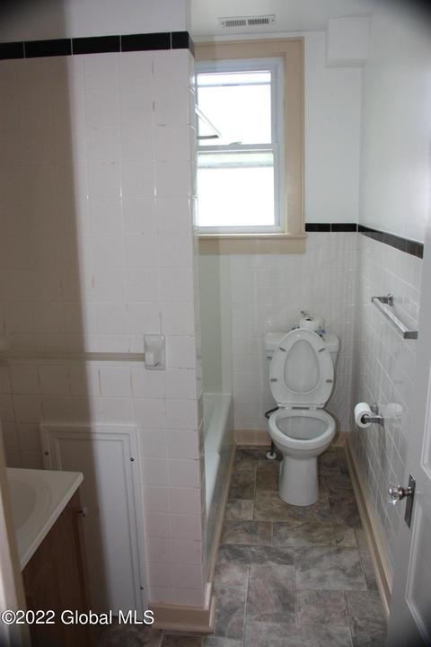 4 Hamlin St, Schenectady, NY 12307 photo 7